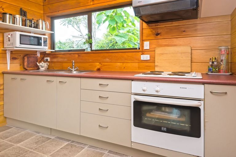 Photo of property in 33 Mellsop Avenue, Waiuku, 2123