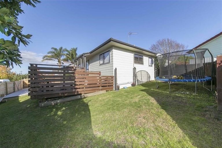 Photo of property in 6 Katrina Place, Massey, Auckland, 0614