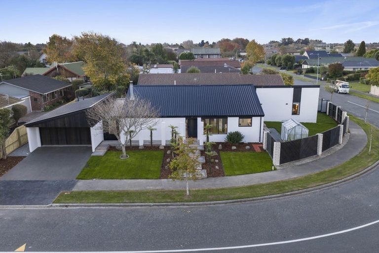 Photo of property in 19 Dunbarton Street, Redwood, Christchurch, 8051