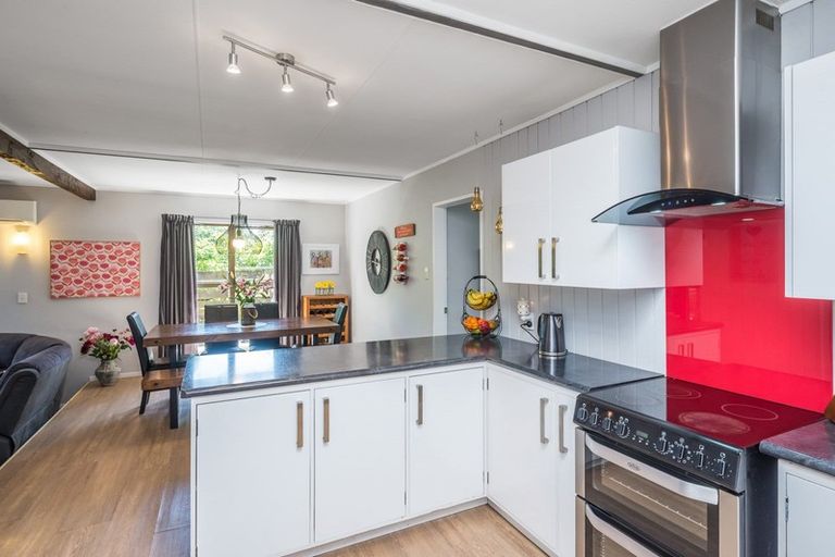 Photo of property in 82 Gray Avenue, Paraparaumu Beach, Paraparaumu, 5032