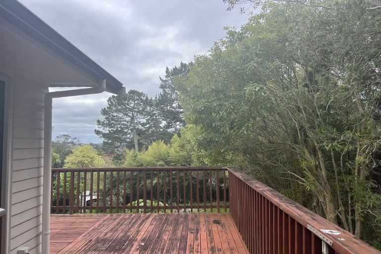 Photo of property in 11 Holt Avenue, Torbay, Auckland, 0630