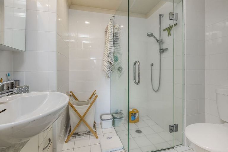 Photo of property in 11b/18 Ronwood Avenue, Manukau, Auckland, 2104