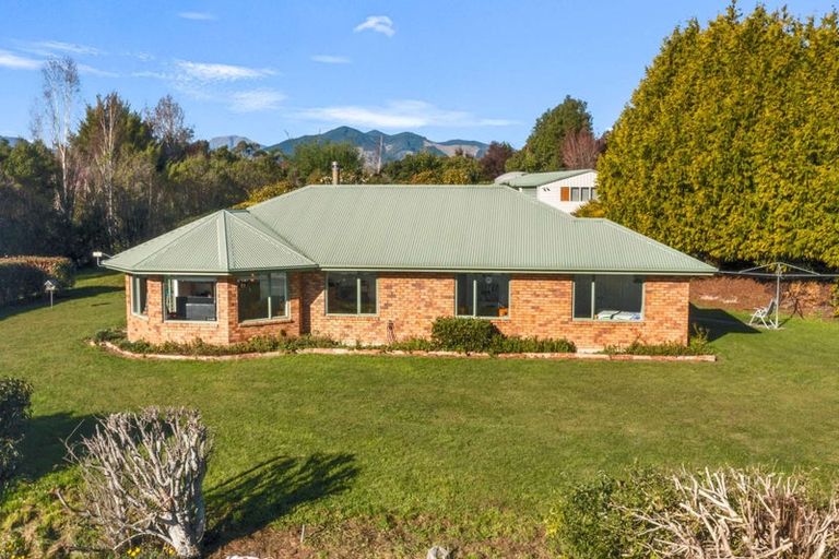 Photo of property in 86 Totara View Road, Wakefield, 7095
