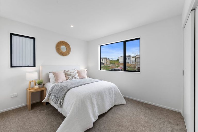 Photo of property in 49b Crestview Rise, Papakura, 2110