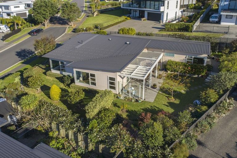 Photo of property in 4 Manhattan Rise, Orewa, 0931