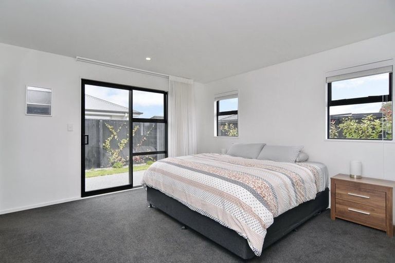Photo of property in 32 Tara Crescent, Woodend, 7610