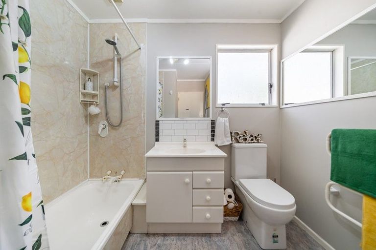 Photo of property in 58 Mercury Way, Whitby, Porirua, 5024