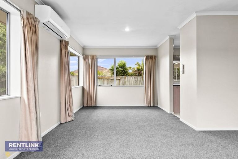 Photo of property in 31 Grabella Place, Papamoa Beach, Papamoa, 3118
