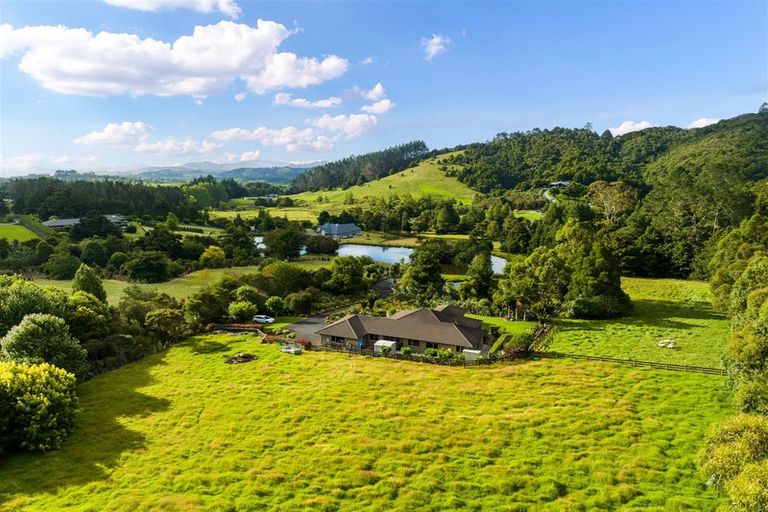 Photo of property in 16 De L'isle Lane, Maungatapere, Whangarei, 0179