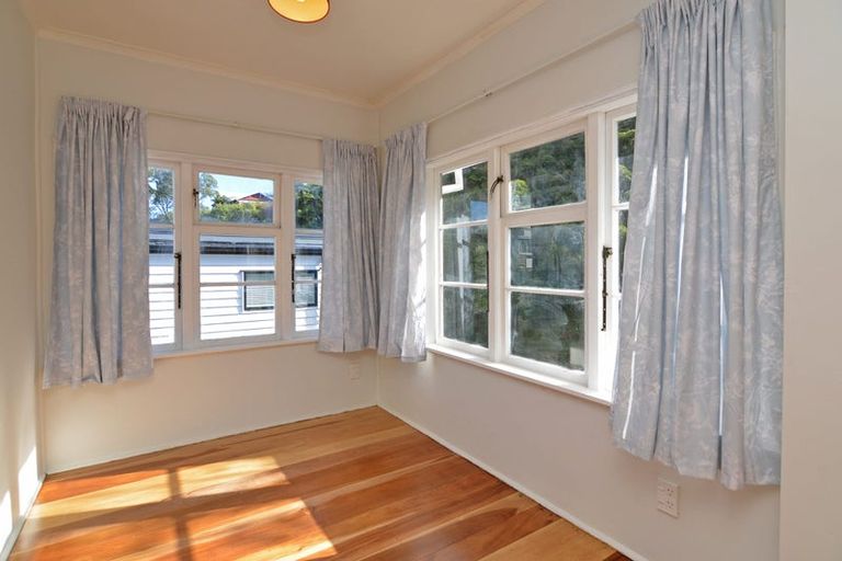 Photo of property in 113 Orangi Kaupapa Road, Northland, Wellington, 6012