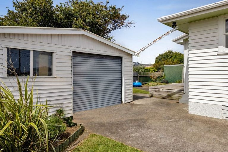 Photo of property in 24 Murray Avenue, Hawera, 4610