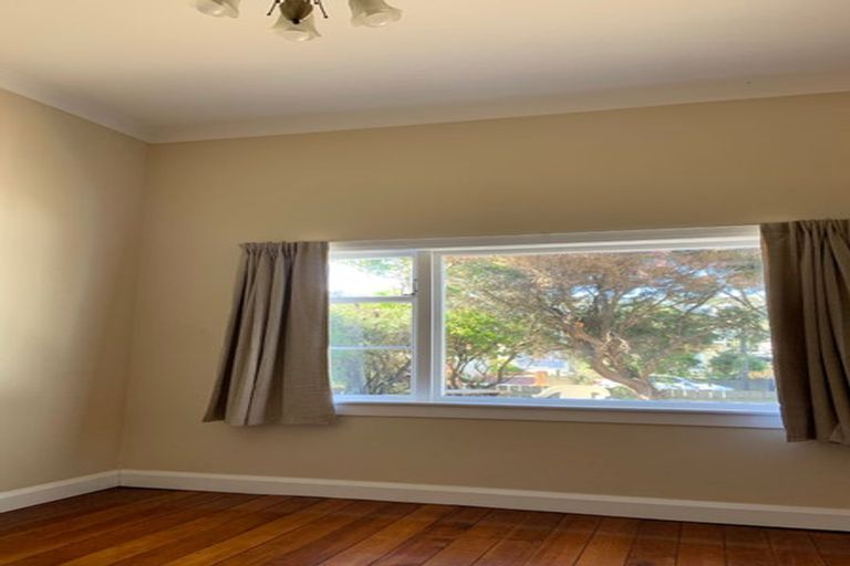 Photo of property in 26 Derwent Street, Island Bay, Wellington, 6023