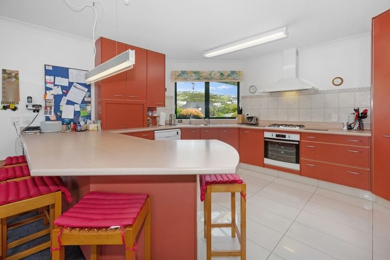 Photo of property in 48 Samwell Drive, Whitby, Porirua, 5024