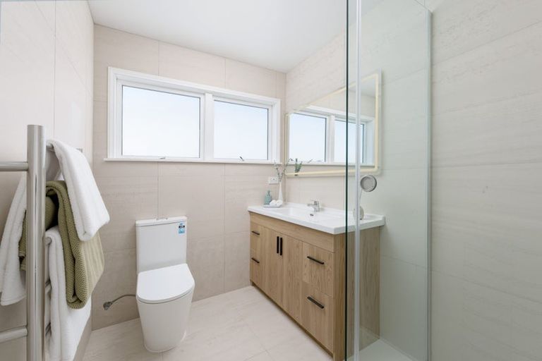 Photo of property in 34 Cyclarama Crescent, Massey, Auckland, 0614