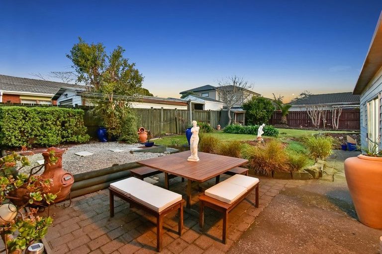 Photo of property in 8 Lloyd Avenue, Papatoetoe, Auckland, 2025