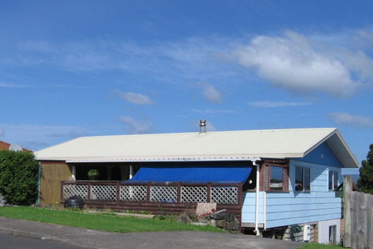 Photo of property in 2/9 Darcy Place, Massey, Auckland, 0614