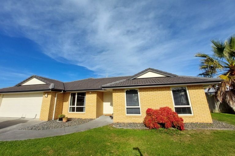 Photo of property in 10 Madison Street, Cambridge, 3434