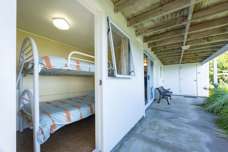 Photo of property in 54 Rayner Road, Piha, 0772