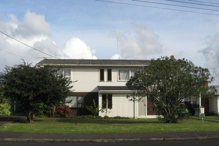 Photo of property in 114 Taikata Road, Te Atatu Peninsula, Auckland, 0610