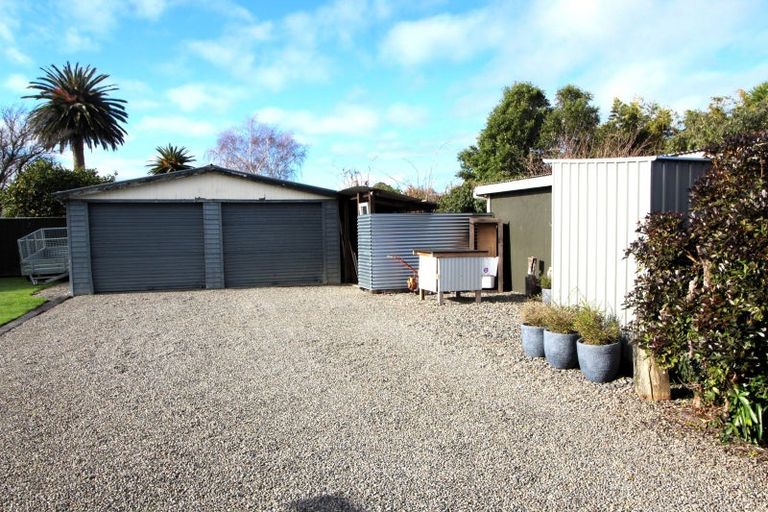 Photo of property in 26 Ross Street, Woodville, 4920