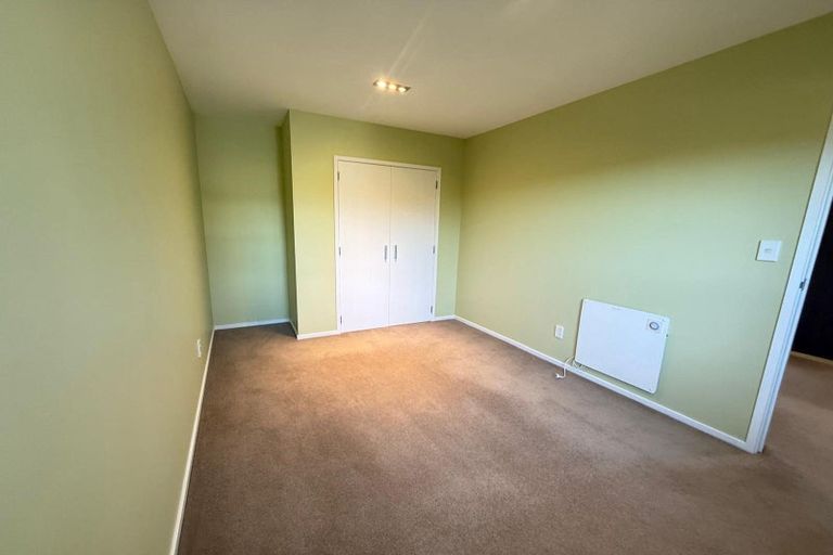 Photo of property in 24 Seaview Road, Paremata, Porirua, 5024