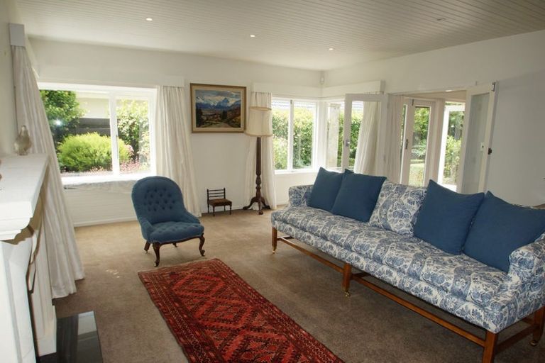 Photo of property in 127 Fendalton Road, Fendalton, Christchurch, 8014