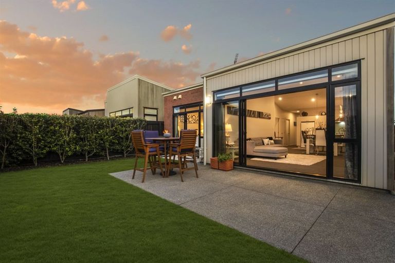 Photo of property in 5 Leadership Crescent, Papakura, 2110