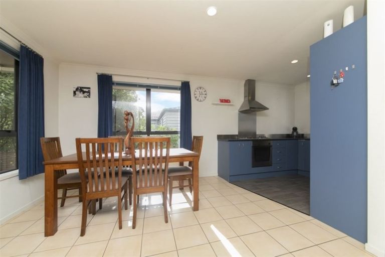 Photo of property in 37 Hewlett Road, Massey, Auckland, 0614