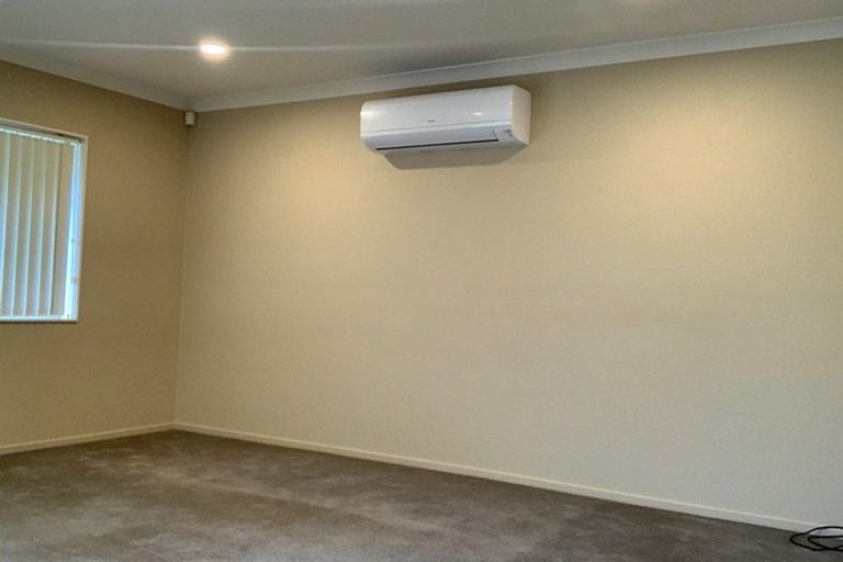 Photo of property in 12 Innisowen Place, Flat Bush, Auckland, 2019