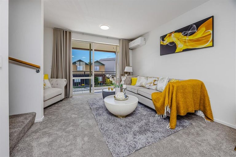 Photo of property in 55 Kirikiri Lane, East Tamaki, Auckland, 2013