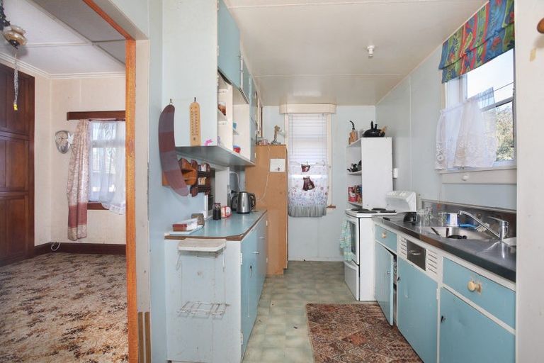 Photo of property in 42 Stewart Street, Marton, 4710