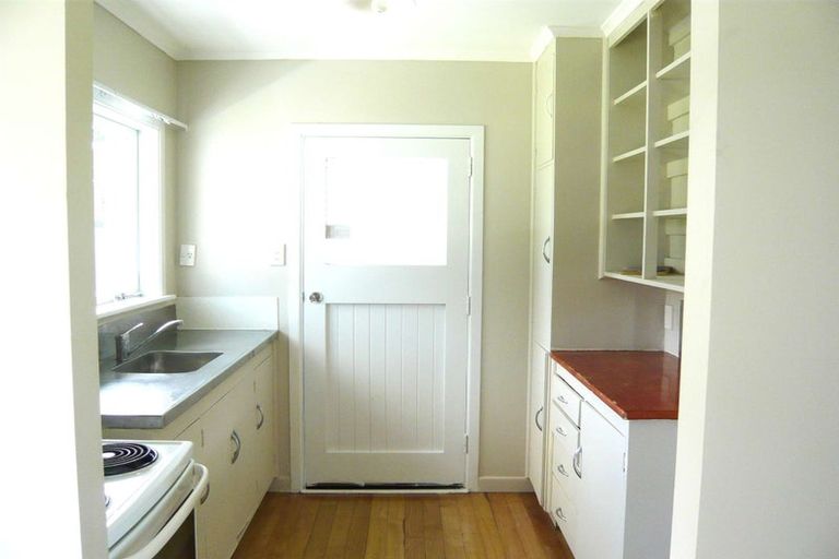Photo of property in 12 Woodside Road, Massey, Auckland, 0614