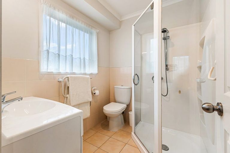 Photo of property in 15 Alice Avenue, Orewa, 0931