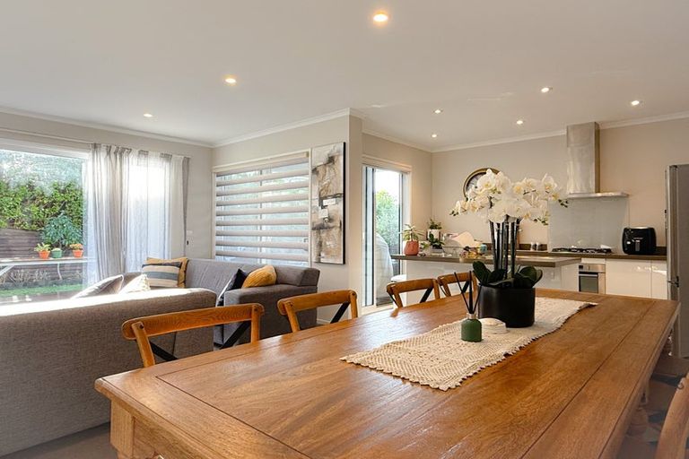 Photo of property in 15 Boardwalk Rise, Long Bay, Auckland, 0630