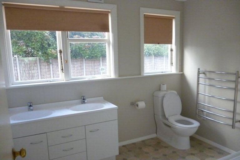 Photo of property in 23a Golf Road, Paraparaumu Beach, Paraparaumu, 5032