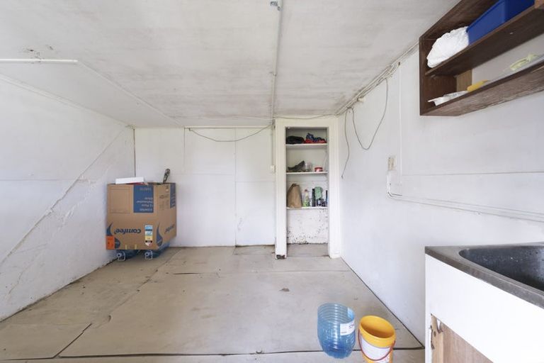 Photo of property in 86 Mcleod Road, Te Atatu South, Auckland, 0610