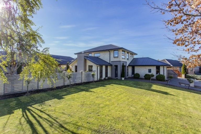 Photo of property in 1 Hawthorn Mews, Rangiora, 7400