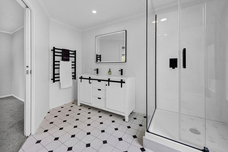 Photo of property in 279 Manutahi Road, Lepperton, New Plymouth, 4372