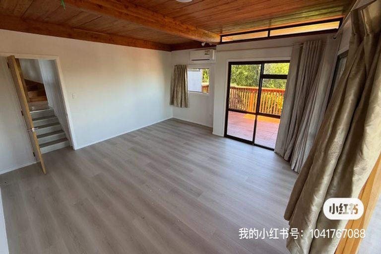 Photo of property in 115 Chelsea View Drive, Chatswood, Auckland, 0626