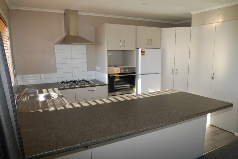 Photo of property in 11 Kebbell Drive, Waikanae, 5391