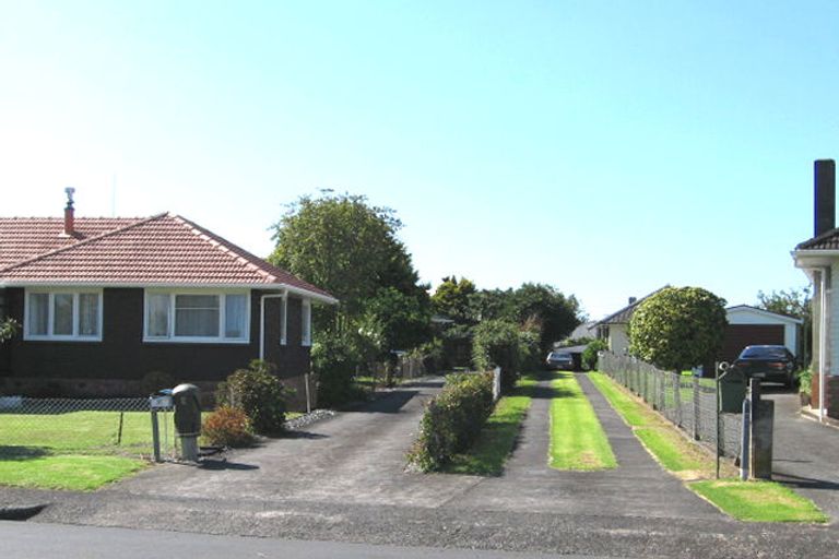 Photo of property in 29 London Street, Te Atatu Peninsula, Auckland, 0610