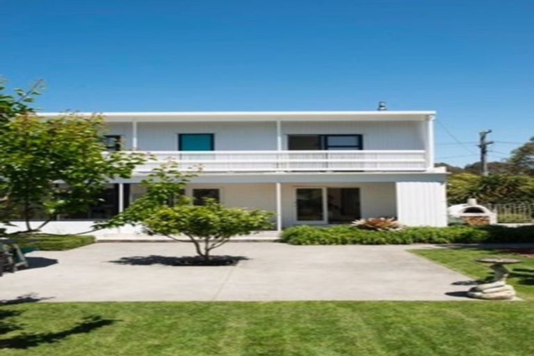 Photo of property in 327 Clifton Road, Te Awanga, 4102