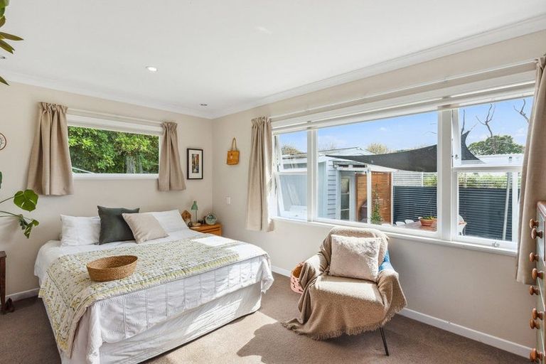 Photo of property in 20 Leybourne Avenue, Waikanae, 5036