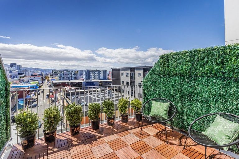 Photo of property in Qba Apartments, 4d/51 Webb Street, Mount Cook, Wellington, 6011
