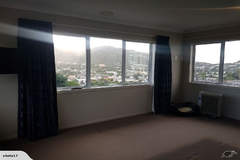 Photo of property in 58 Nicholson Road, Khandallah, Wellington, 6035