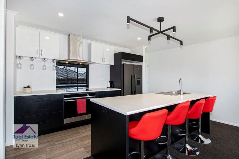 Photo of property in 16 Maui Place, Te Kamo, Whangarei, 0112