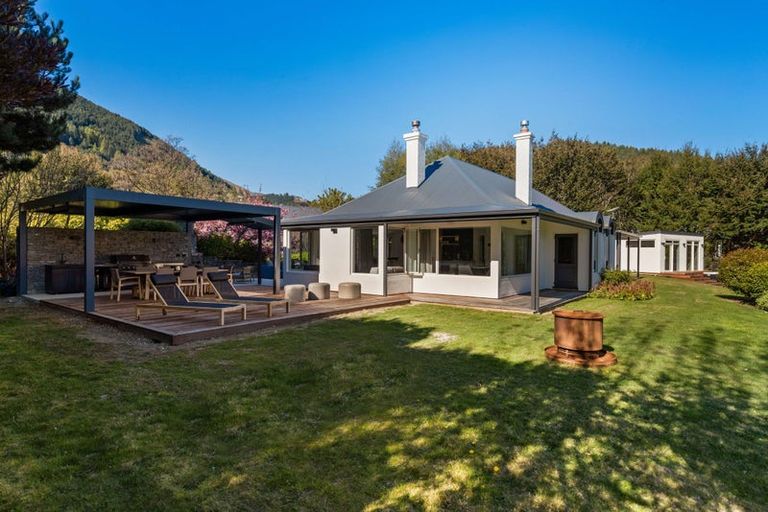 Photo of property in 28 Baywaters Lane, Closeburn, Queenstown, 9371