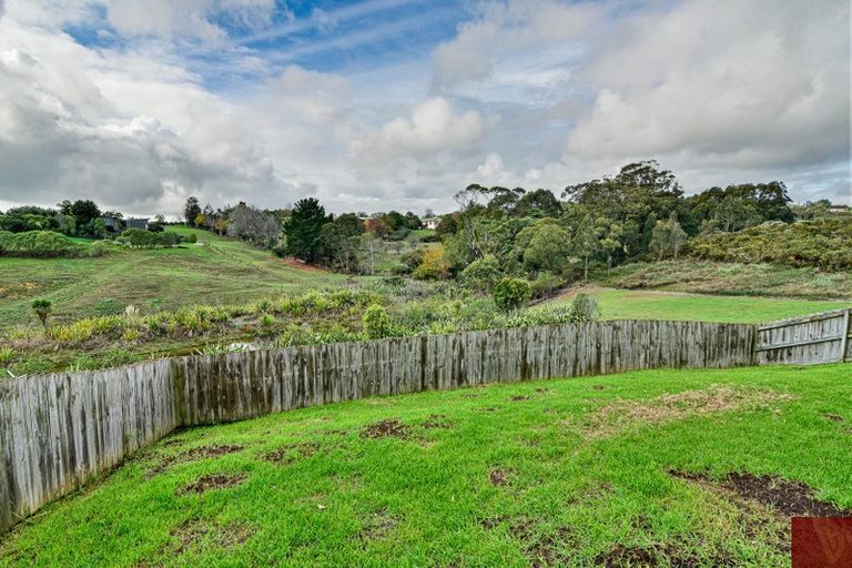 Photo of property in 117 Keri Vista Rise, Papakura, 2110