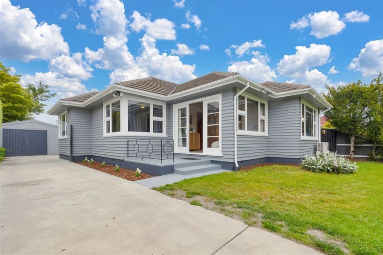 Photo of property in 8 Manor Place, Bryndwr, Christchurch, 8053