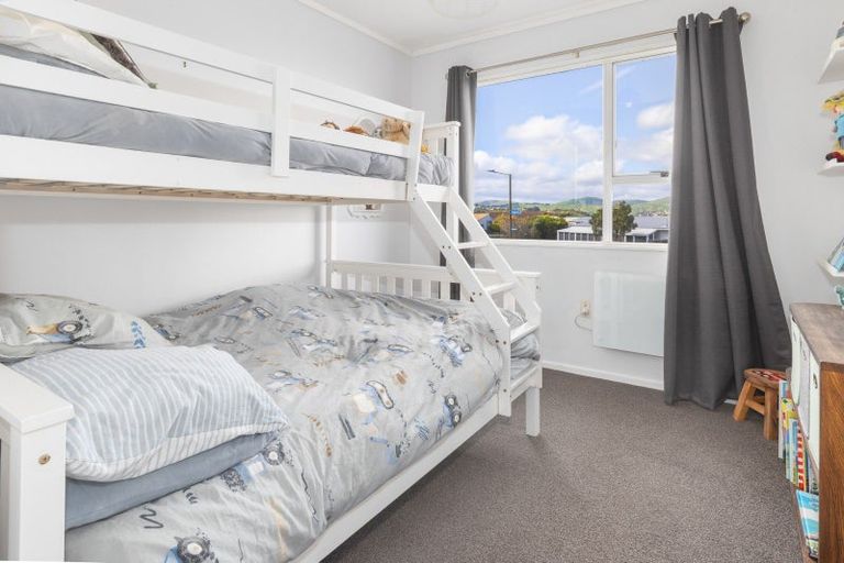 Photo of property in 2 Pennant Grove, Titahi Bay, Porirua, 5022